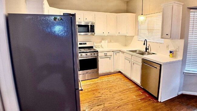 Building Photo - ASK ABOUT FREE APPLICATIONS THROUGH AUGUST!  "Charming 4-Bed Retreat with 2.5 Baths in Spring, TX...