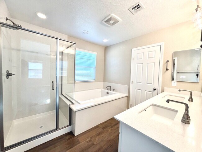 Building Photo - HIVE FALL MOVE-IN SPECIAL: NEWER 2024 BUILD | GATED COMMUNITY | SOLAR INCLUDED