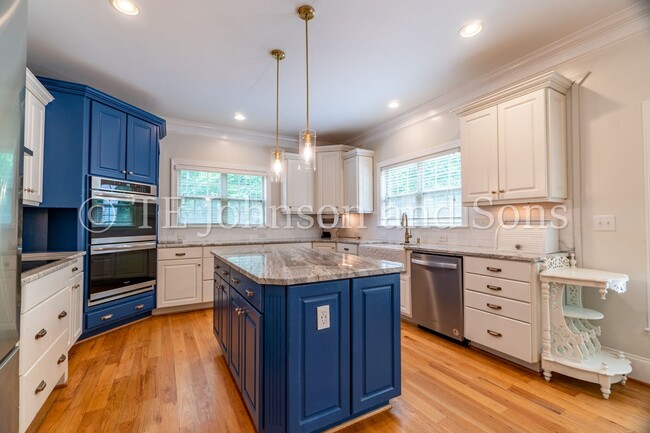 Building Photo - Luxury Living in Lewisville