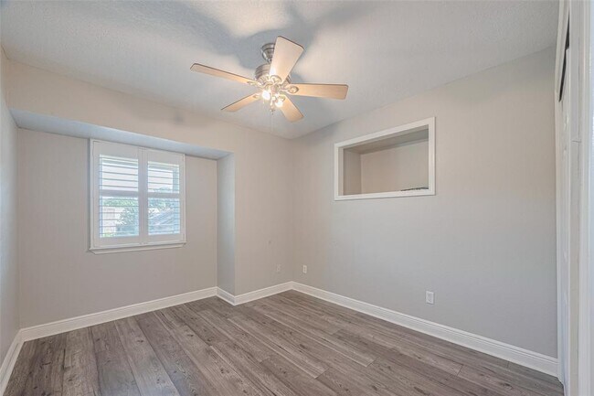 Building Photo - 15803 Locust Grove Dr