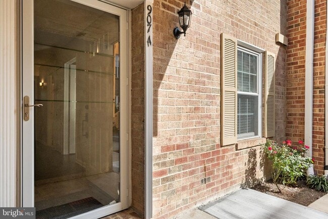 Building Photo - 907 S Rolfe St