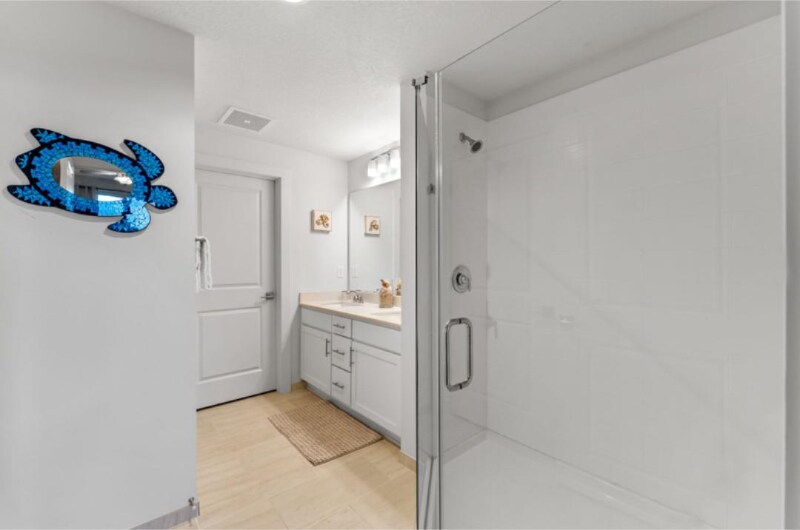 Building Photo - 15928 Front Beach Rd