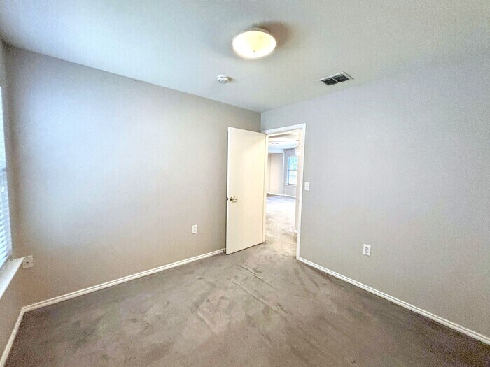 Building Photo - 8432 Fall Meadow Ln