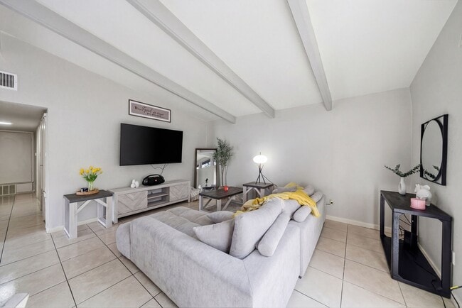 Building Photo - 4102 Sherwood Ln