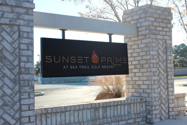 Building Photo - 215 Royal Poste Rd