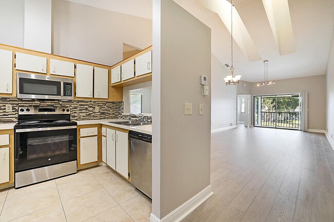 Building Photo - 605 Harbour Pointe Way