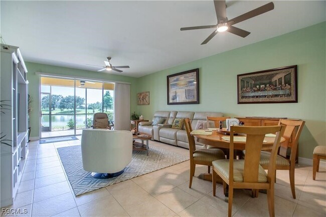 Building Photo - 10720 Ravenna Way