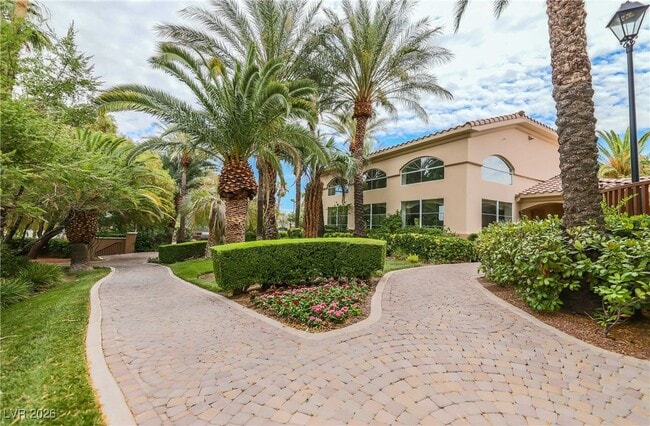 Building Photo - 2050 W Warm Springs Rd