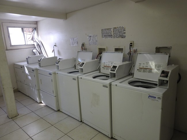 Building Photo - Gillman Apartments