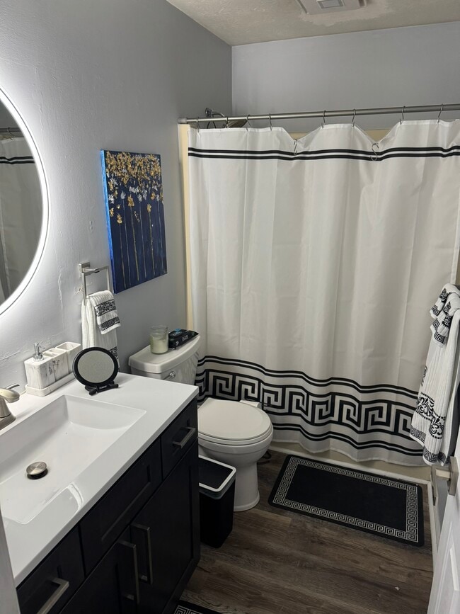 Building Photo - 301 Eagle Dr