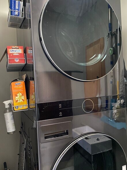 Building Photo - 1322 Yellowstone Dr