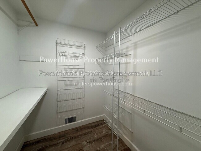 Building Photo - 145 Starboard Point