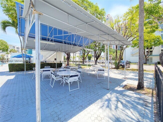 Building Photo - 17560 Atlantic Blvd