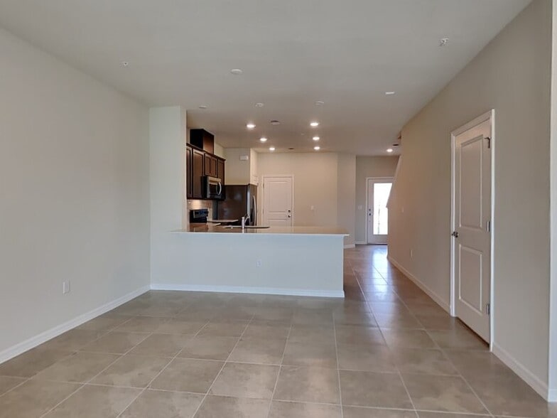 Building Photo - 3109 Emerald Acrs Ln