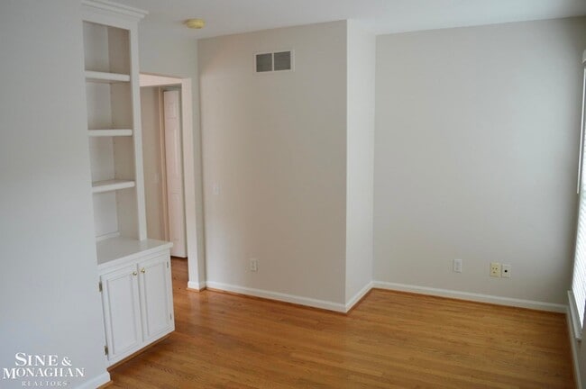 Building Photo - 860 Neff Rd