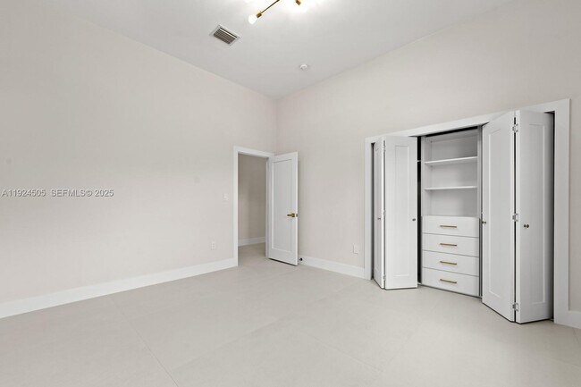 Building Photo - 16160 SW 89th Pl