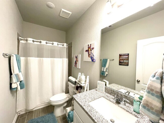 Building Photo - 8319 Divot Trce