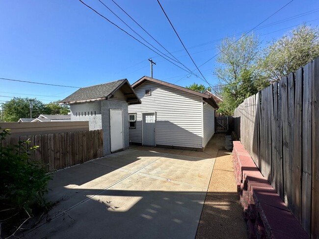 Building Photo - Beautifully rehabbed unit in Tower Grove S...
