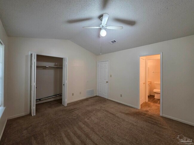 Building Photo - 3041 Belle Meade Dr