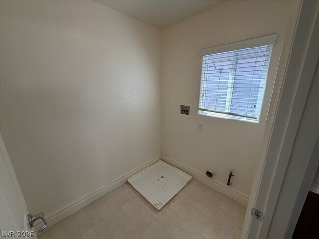 Building Photo - 6677 Keyesport Ct