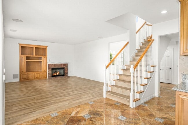 Building Photo - 17450 Bramble Ct