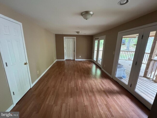 Building Photo - 126 Oasis Lane