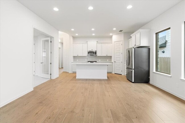 Building Photo - 154 Blackborrow Dr