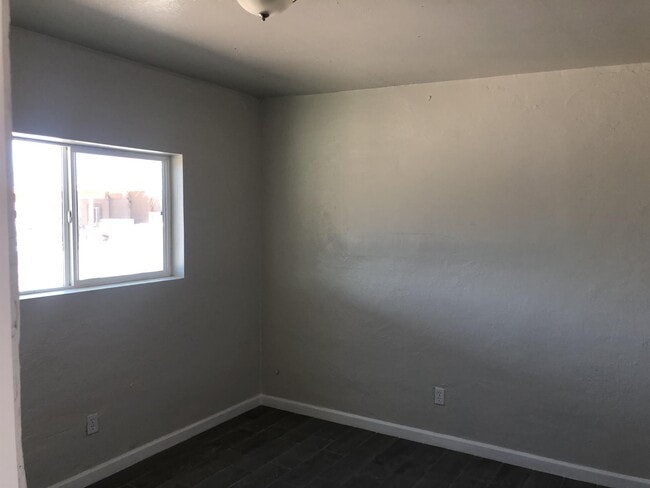 Building Photo - 235 W Kentucky St