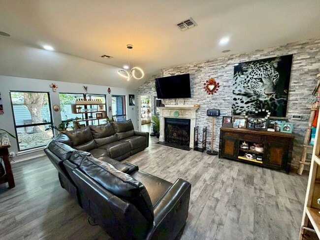 Building Photo - 5838 Manchester Ln
