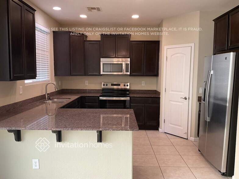 Building Photo - 1404 S Ponderosa Dr