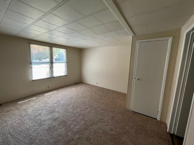 Master Bedroom with walk-in closet - 311 Rugby Rd
