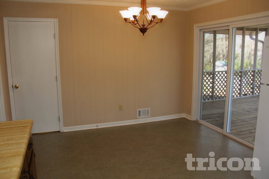 Building Photo - 5818 Northspring Dr