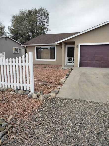 Front yard view - 8396 E Stevens Dr