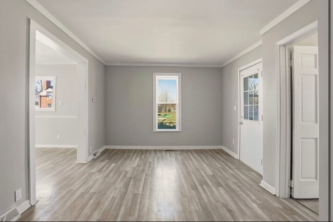 Building Photo - Updated 3BR Home with New Kitchen & 2-Car Garage