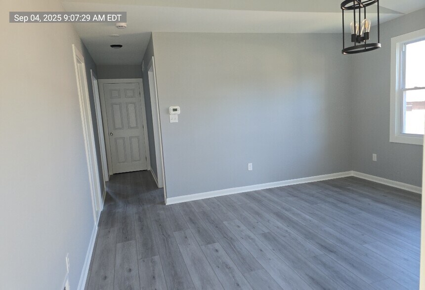 Building Photo - 7730 Meadow Rd