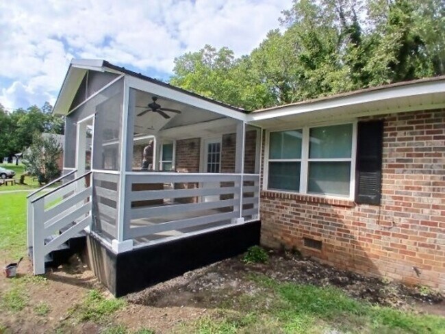 Building Photo - 60 Caroline Ave