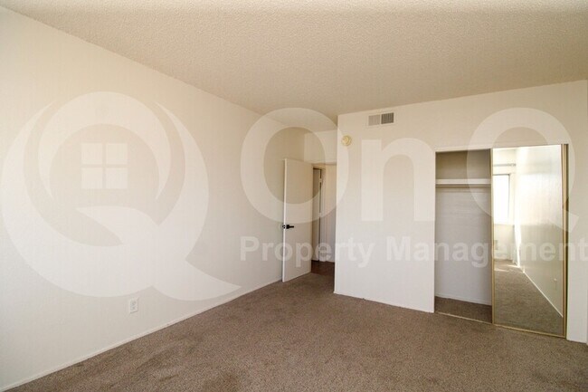 Building Photo - 351 E Thomas Rd