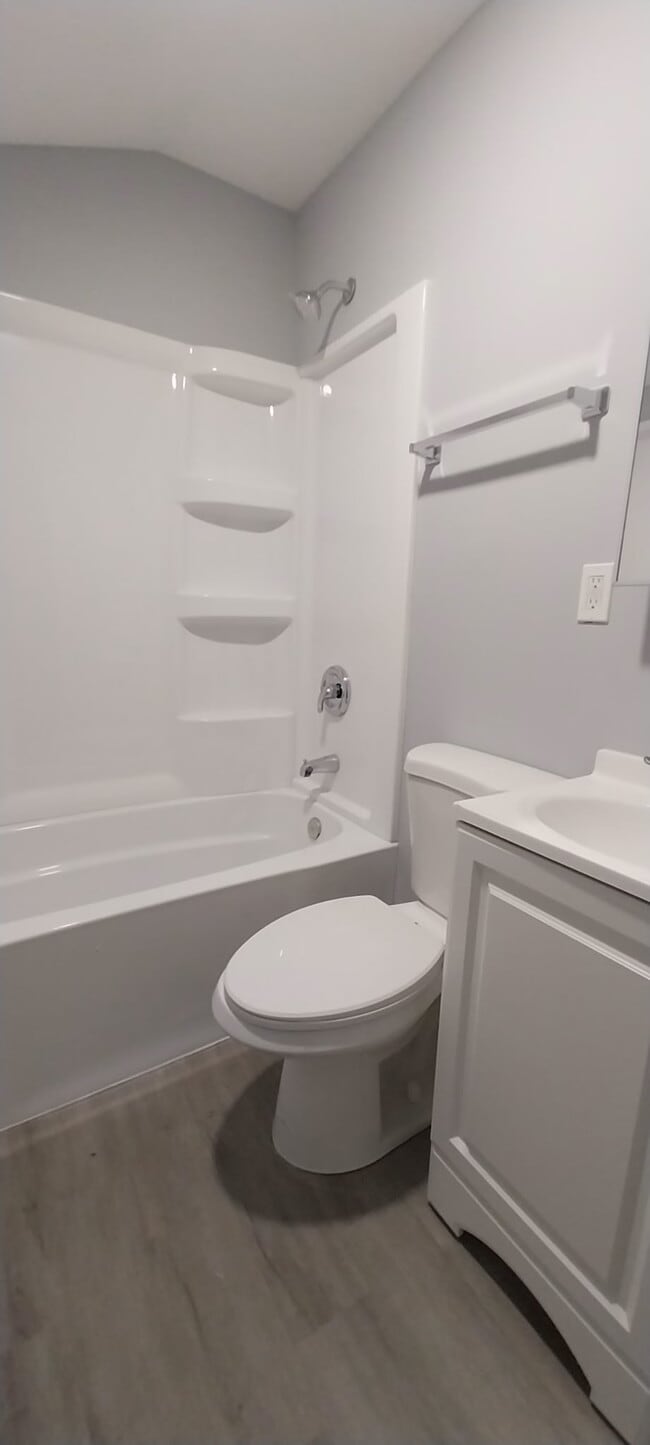 Building Photo - 515 N 6th St