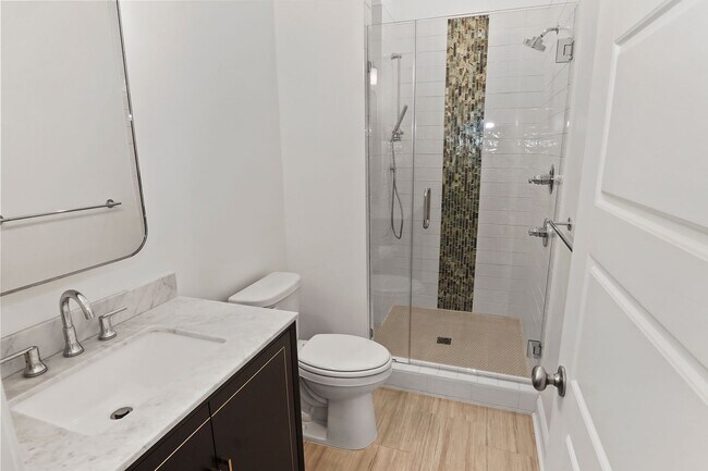 Building Photo - Pool/ Waterfront/ Custom Home in Waterways!