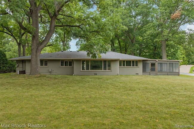 Building Photo - 3988 Lakeland Ln