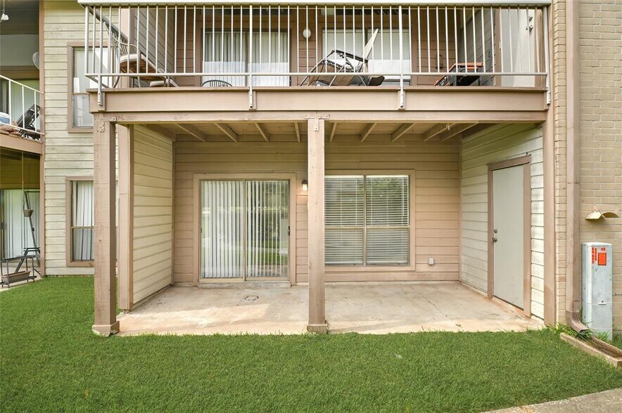 Building Photo - 8409 Sands Point Dr