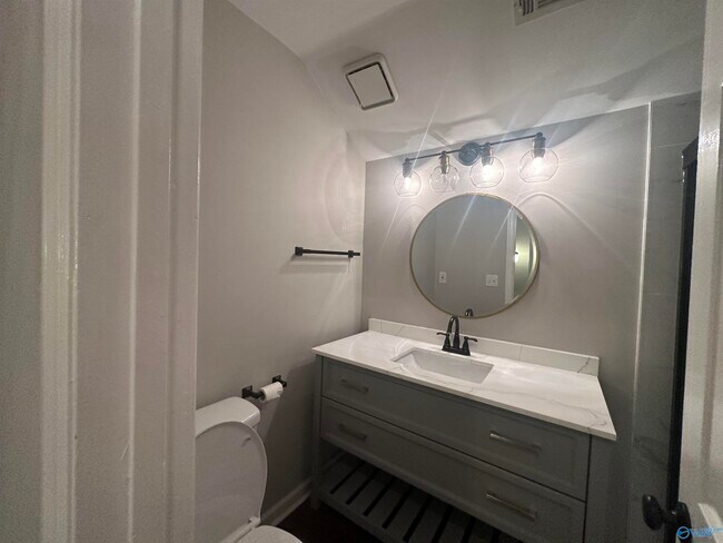 Building Photo - 3030 Dupree Dr SW