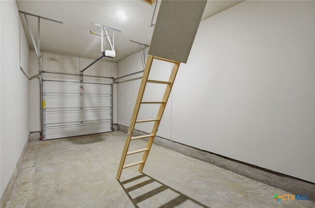 Building Photo - 1126 Stone Vly Rd