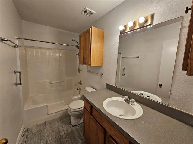 Building Photo - 1417 Paloma Dr
