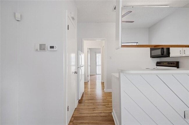 Building Photo - 2210 Pearl St