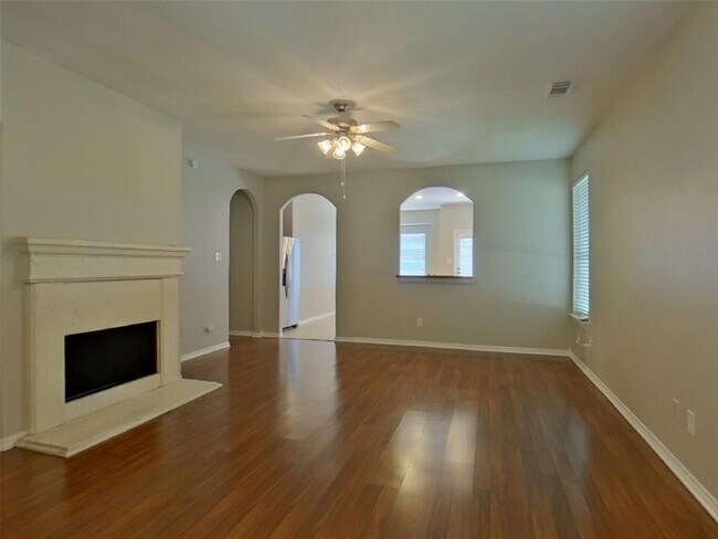 Building Photo - 28818 Hidden Cove Dr