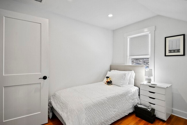 Building Photo - 9 Park St