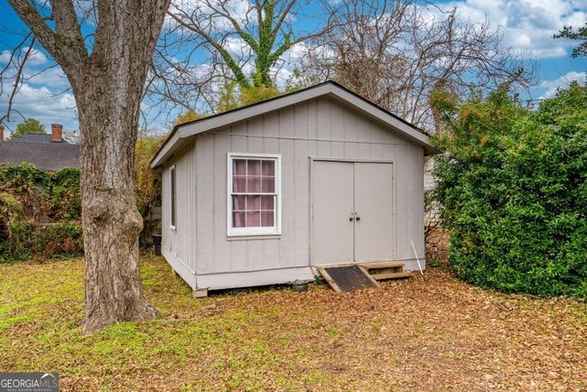 Building Photo - 240 Boulevard