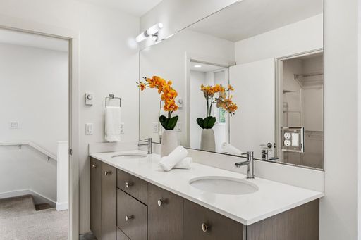 Building Photo - Stand-Alone Modern Home with Elliott Bay Views