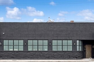 Building Photo - 2733 N Pulaski Rd